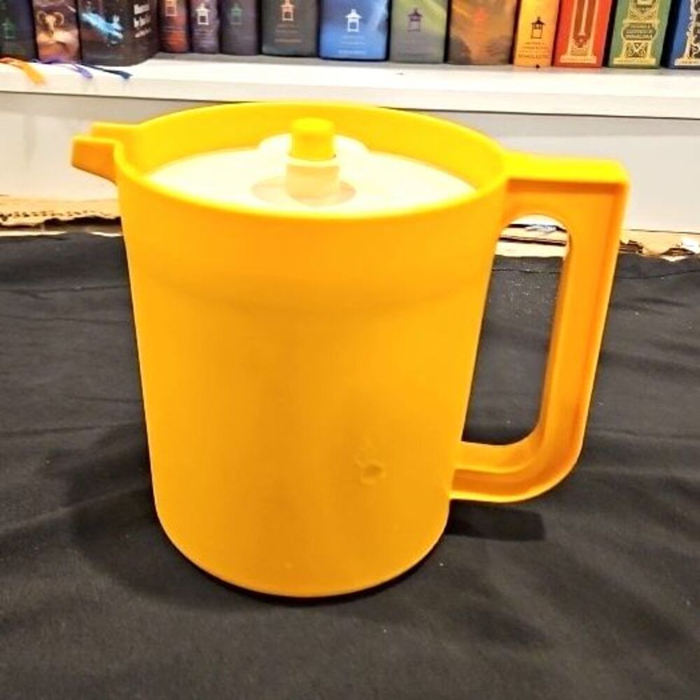 Vintage Tupperware Short Pitcher 1575-3 Push Button Lid Retro yellow